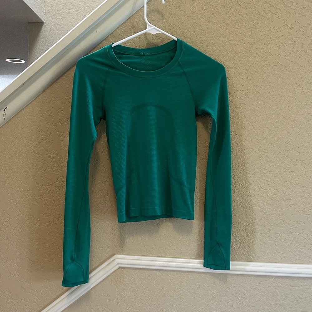Lululemon Swiftly Tech Long sleeve in Green size 2